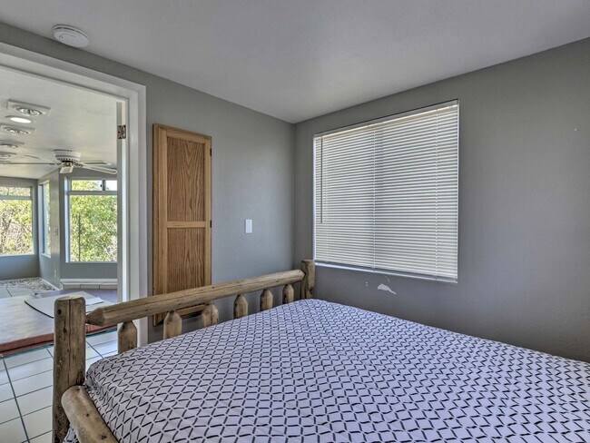 Foto del edificio - 3 Bedroom Single Family Home in Escondido