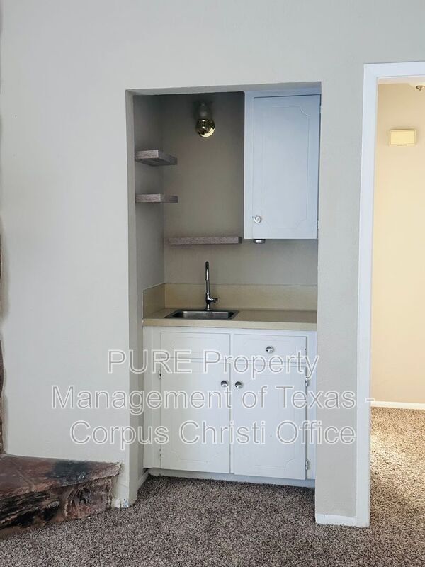 Foto del edificio - 702 Alhambra Dr