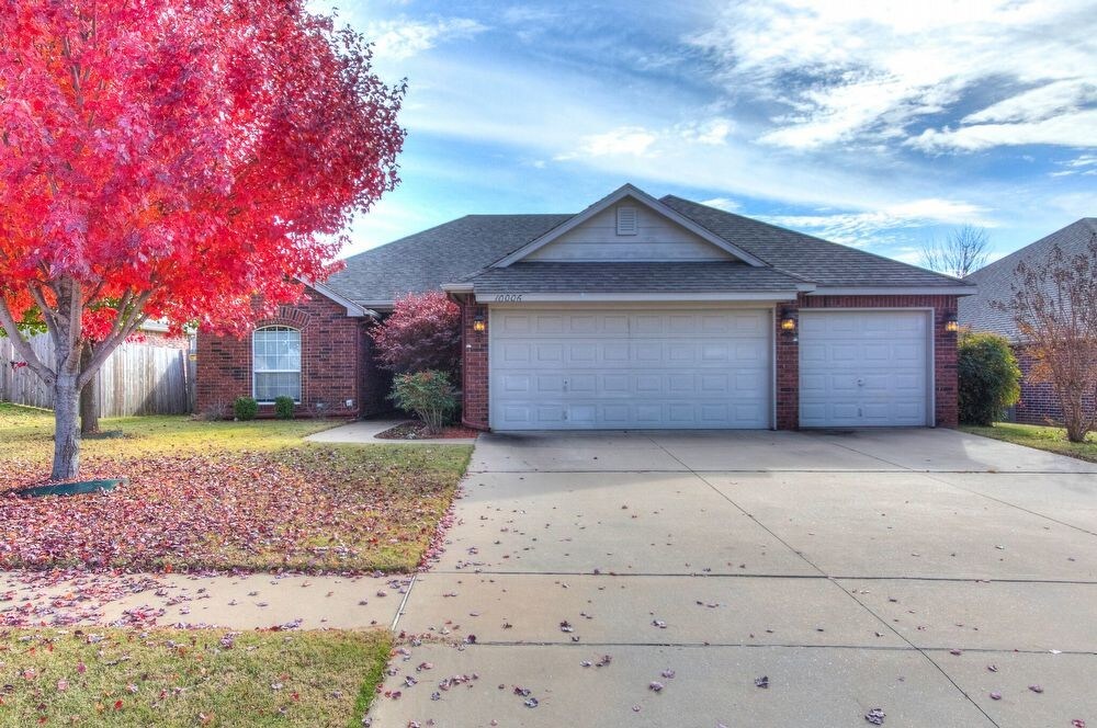 WONDERFUL HOME WITH 3 CAR GARAGE House Rental in Owasso, OK