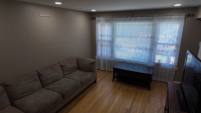 Foto del edificio - 5249 S Kilpatrick Ave