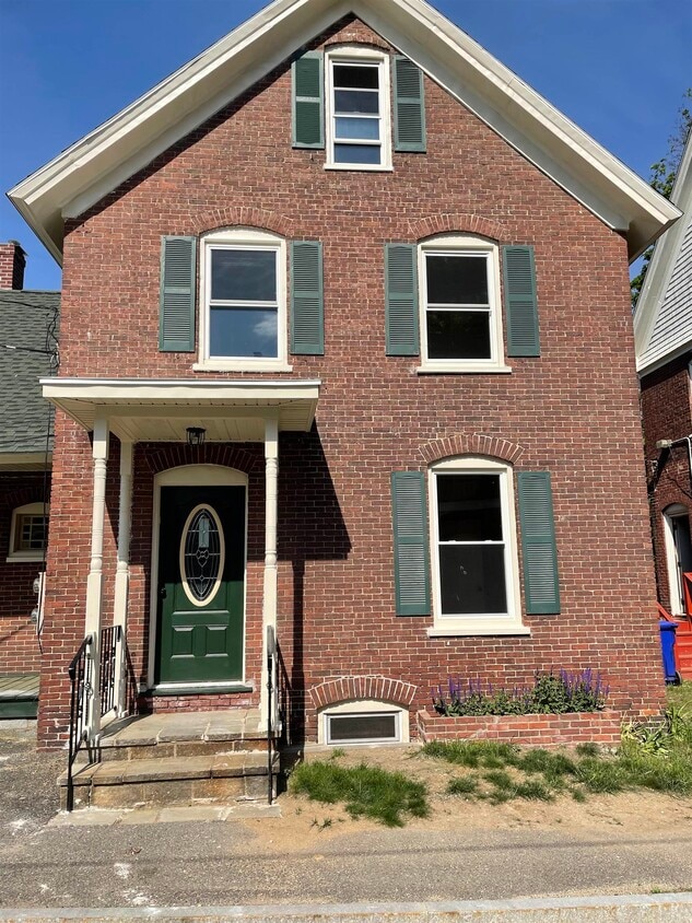 Primary Photo - 7 Rollins St
