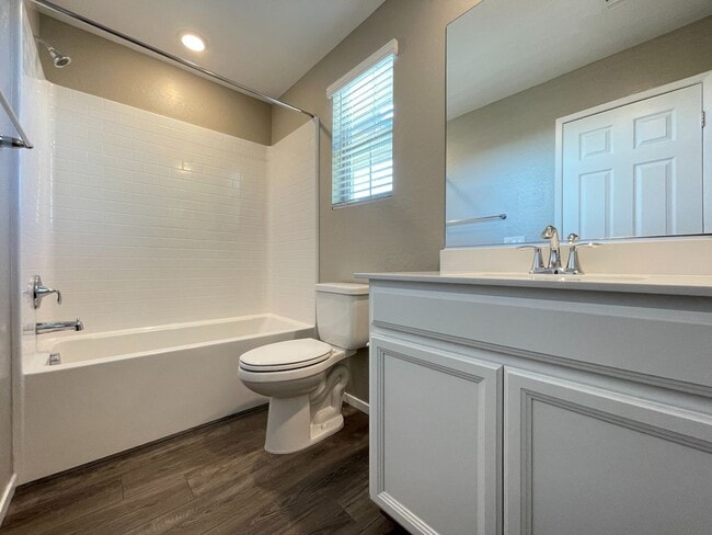 Building Photo - Stunning Summerlin Townhome with Private Downstairs Suite – Gated Community