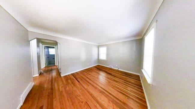 Building Photo - 3071 Fort Park Blvd