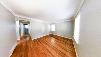 Building Photo - 3071 Fort Park Blvd