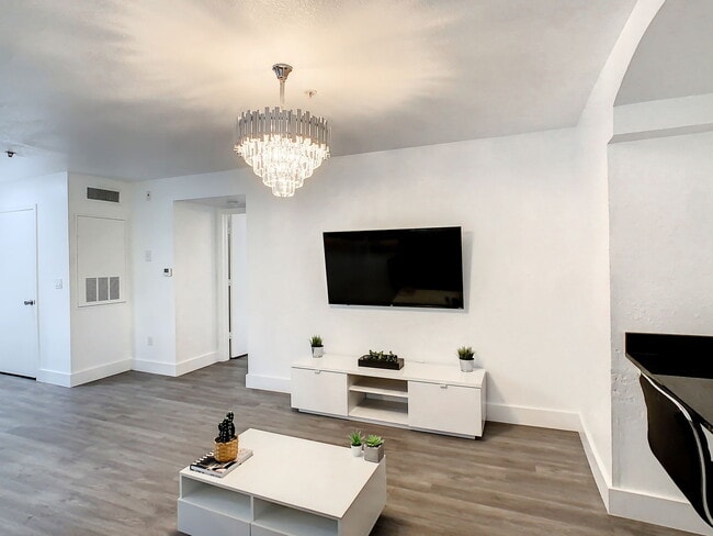 Photo - Westpointe Boulevard, Orlando, FL 32835 - ... Apartment