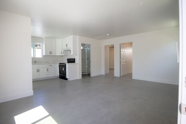 Foto del edificio - 4911 Lynnfield St