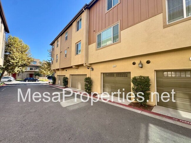 Foto del edificio - 7462 Solstice Pl