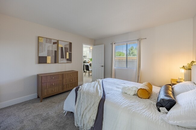 Renovated Bedroom at Sunset Winds Apartments in Henderson, NV 89014 - Sunset Winds Apartments