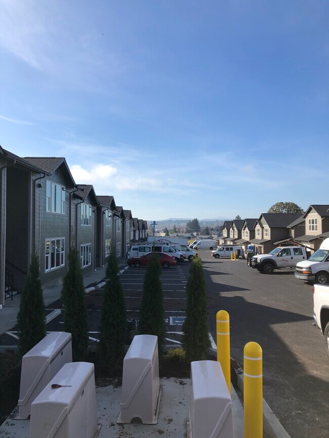 2161 Jackson Hwy, Chehalis, WA 98532 Townhouse for Rent in Chehalis