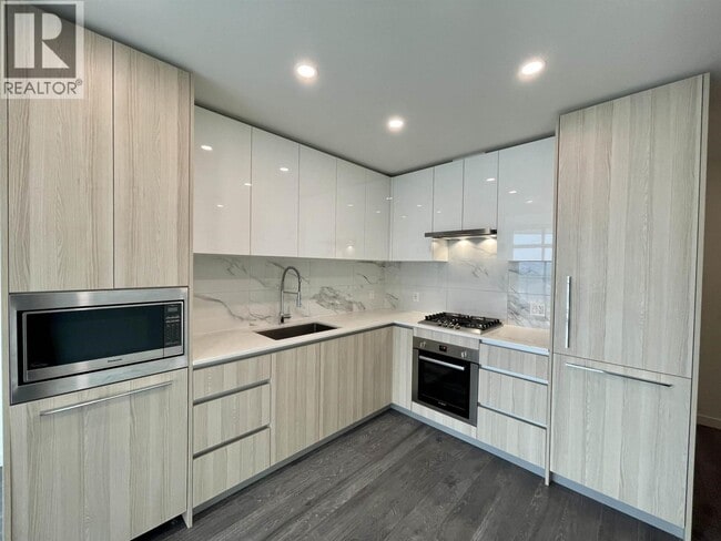 Building Photo - 5333 Goring St