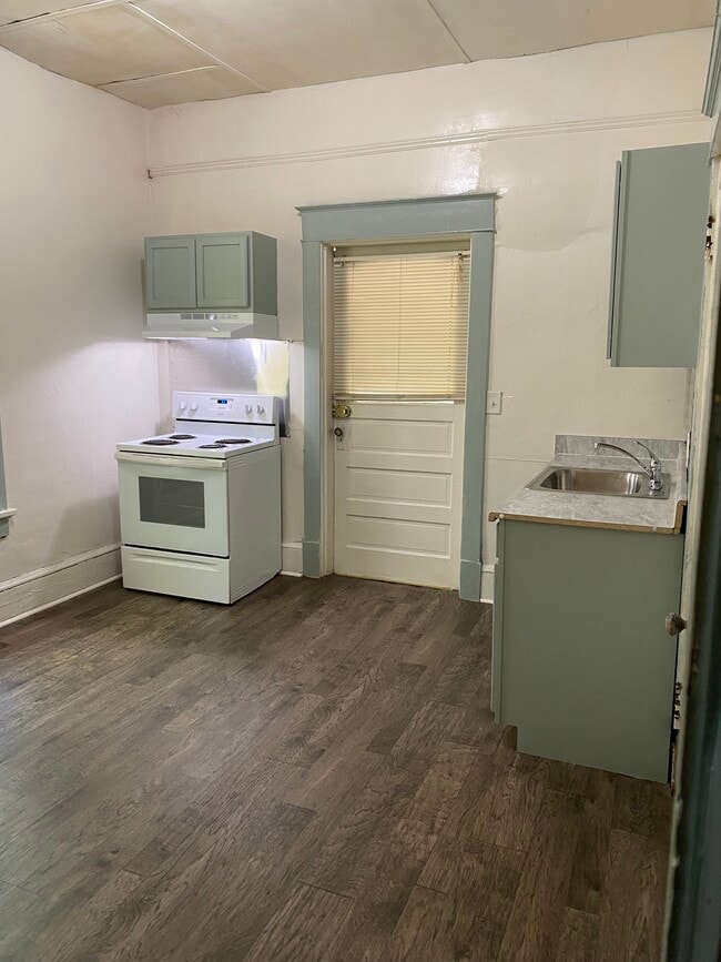 Building Photo - 29 Harvey St