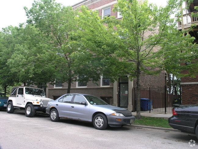 Building Photo - 941-945 E 52nd St