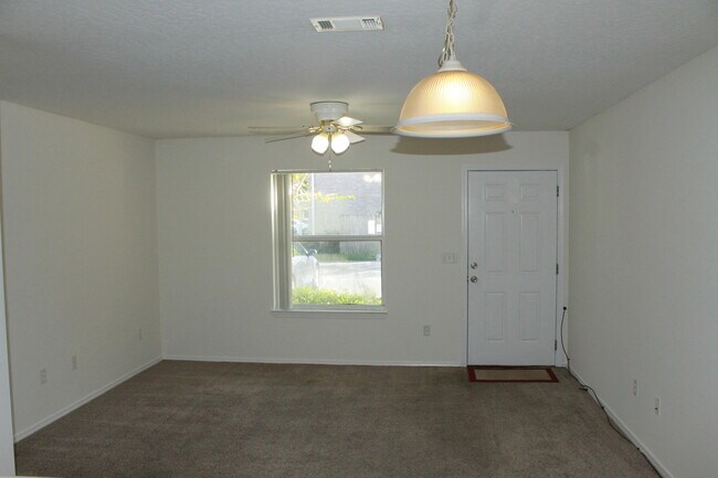 Building Photo - 1802 Shay-Lin Ct