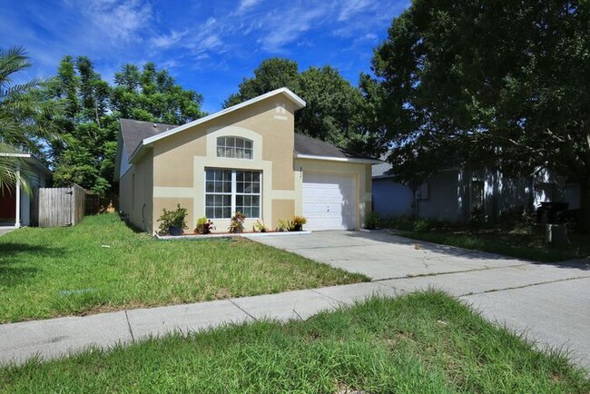 Building Photo - Beautiful 3/2 Home Recently Remodeled with...