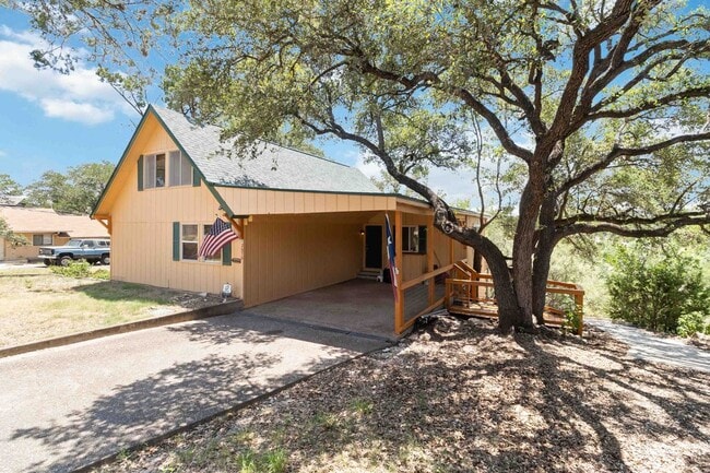 Building Photo - 2676 Woodcrest Dr