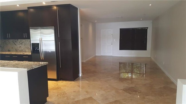 Foto del edificio - 5748 NE 27th Ave