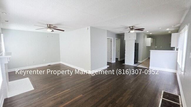 Building Photo - 3921 Myrtle Ave