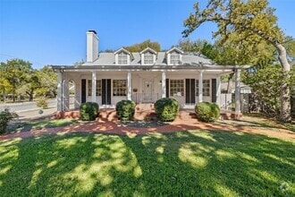 Building Photo - 2612 Bridle Path