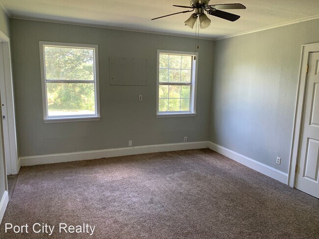 Foto del edificio - 3 br, 1 bath House - 5760 Jefferson Paige Rd.