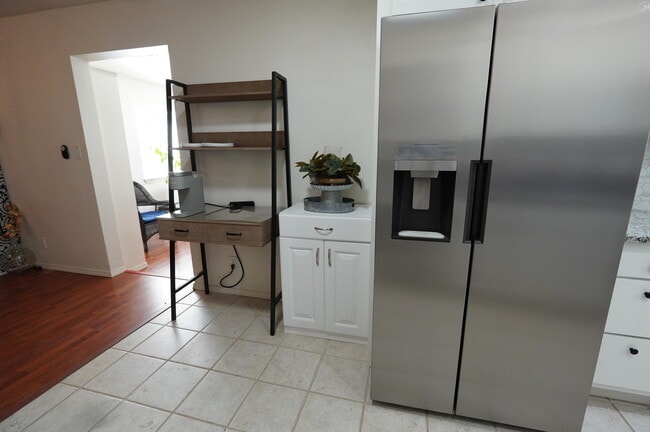 Foto del edificio - 6501 Dungan St NE