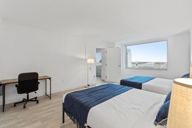 Building Photo - 810 Pacific Ave