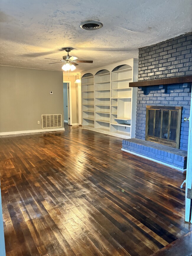 Building Photo - 793 Co Rd 503