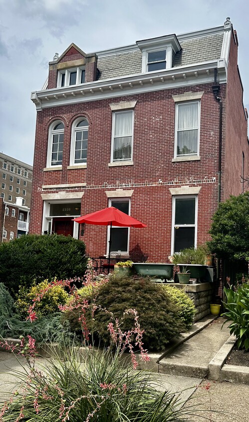 Primary Photo - 2338 W Grace St
