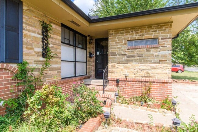 Building Photo - 2929 N Utah Ave