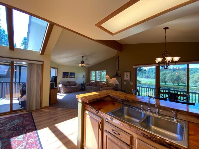 Foto principal - 562 St Andrews Dr