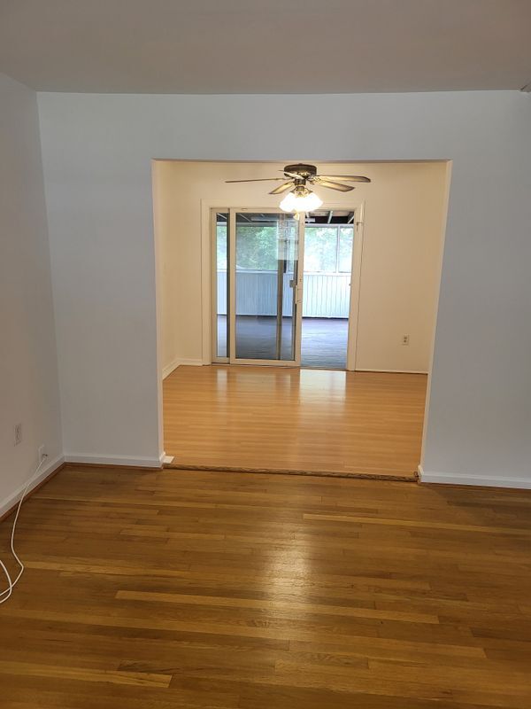 Foto del edificio - 13416 Hillendale Dr