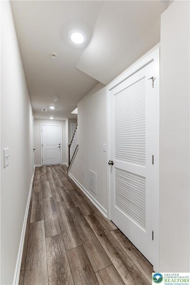 Foto del edificio - 4936 Brookside Ct