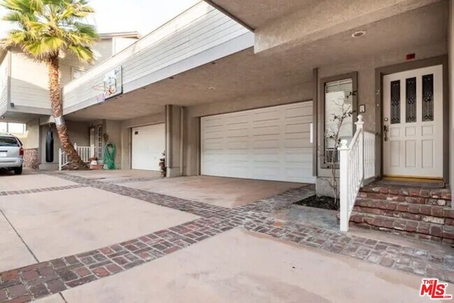 Foto del edificio - 2603 Vanderbilt Ln