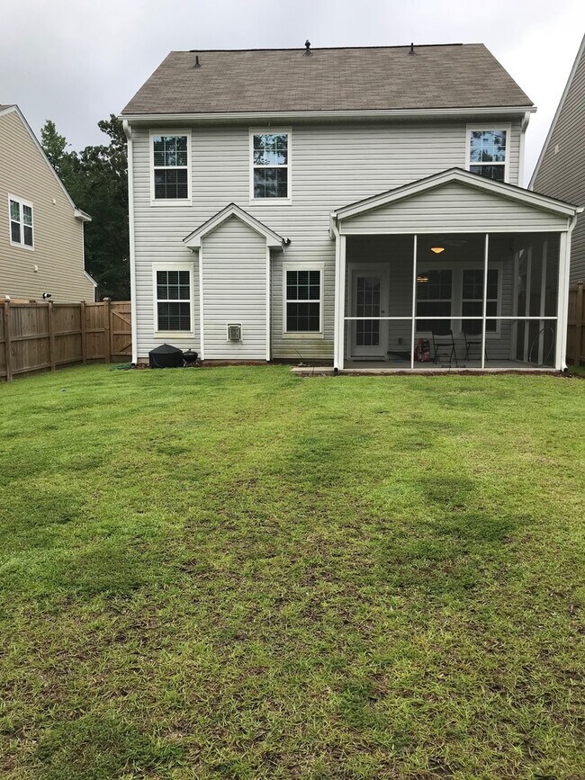 Building Photo - Beautiful Home in Coosaw Preserve with Fen...