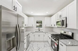 Building Photo - 1367 Pollard Dr SW