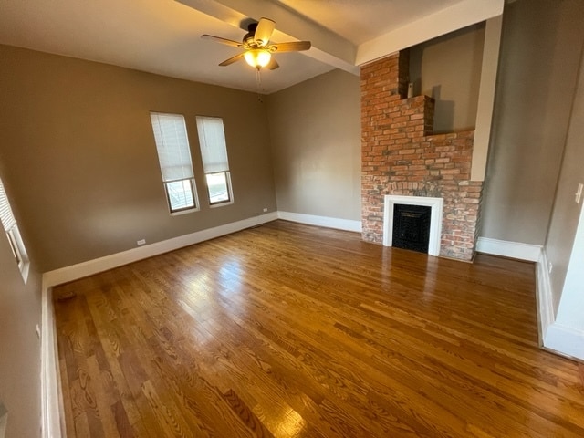living rm - 236 E Illinois St