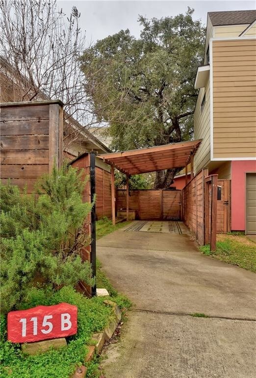 Building Photo - 115 Havana St