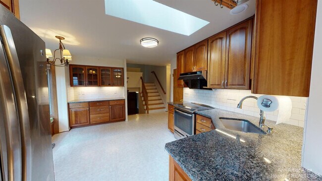 Foto del edificio - 2235 Prairie St