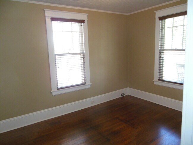 Front Bedroom - 215 Grand Ave
