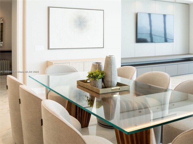 Foto del edificio - 18501 Collins Ave
