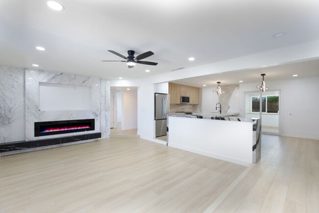 Building Photo - 3260 Silversmith Dr