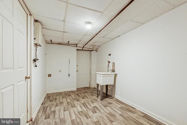 Foto del edificio - 7016 Andrews Ave