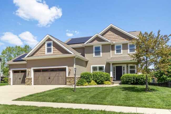 Building Photo - LUXURY 5 BEDROOM HOME AVAILABLE IN MAHOMET