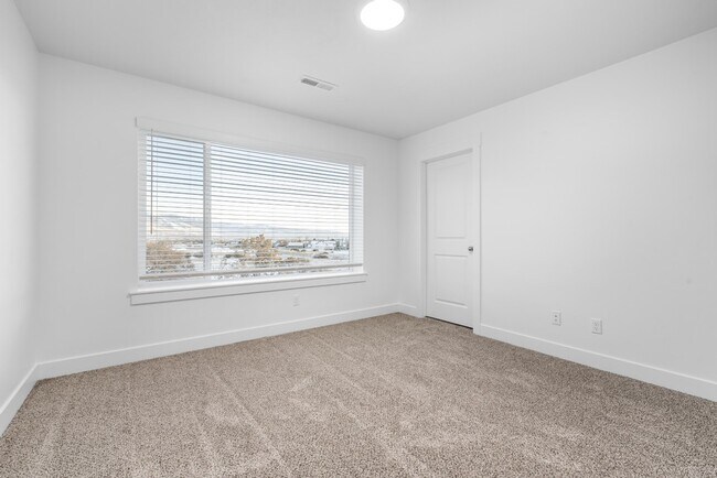 Building Photo - 1092 N 1840 W