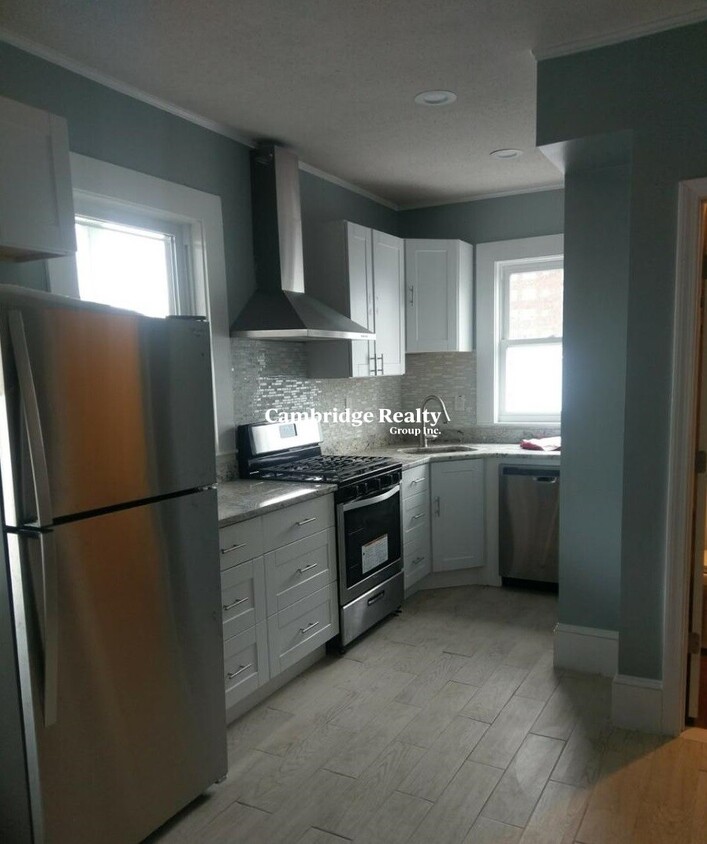 Primary Photo - 1293 Cambridge St