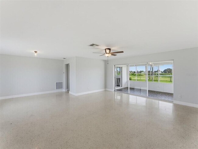Foto del edificio - 4044 Headsail Dr