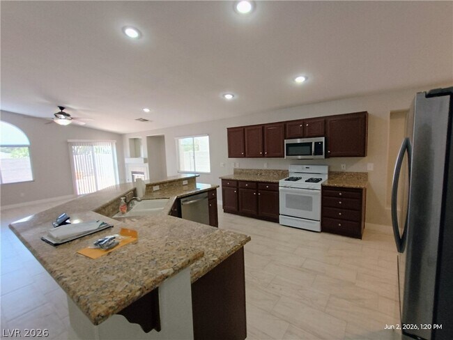 Building Photo - 1465 Dragon Rock Dr