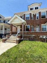 981 E Grand Blvd