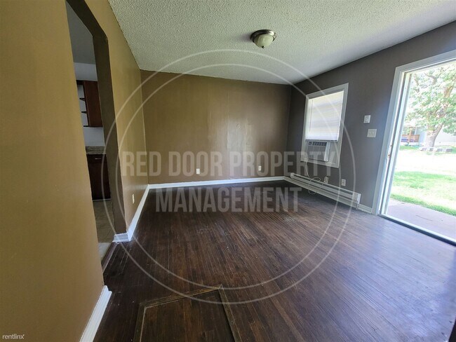 Foto del edificio - 1 br, 1 bath 4plex - 706 South Sycamore St...