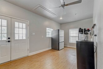 Building Photo - 8411 Syms St