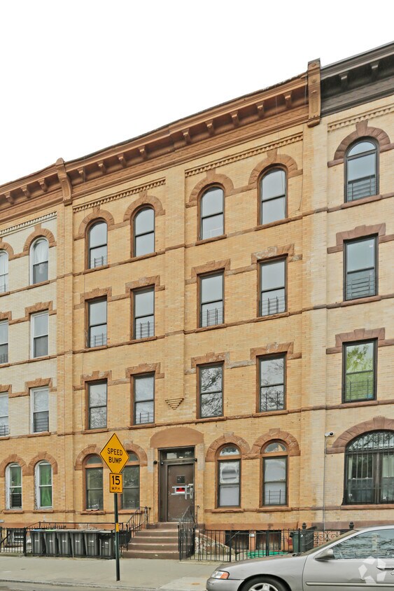 788 de Madison St - 910 Prospect Pl